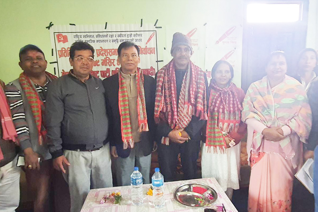 एमाले परित्याग गरेका बैतडीका भण्डारी एकीकृत समाजवादीमा प्रवेश 